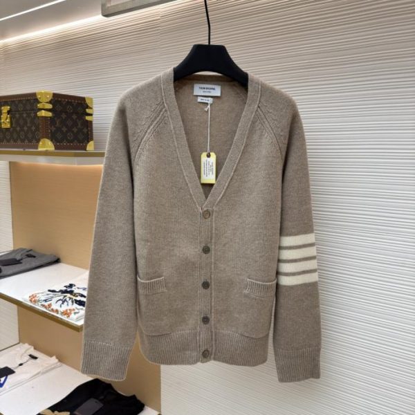 designer,replica,clothing,fake,1:1,lv,luxury,high quality THOM BROWNE Classic Three Stripes Crew Neck Long Sleeve Cardigan (EC4QF)