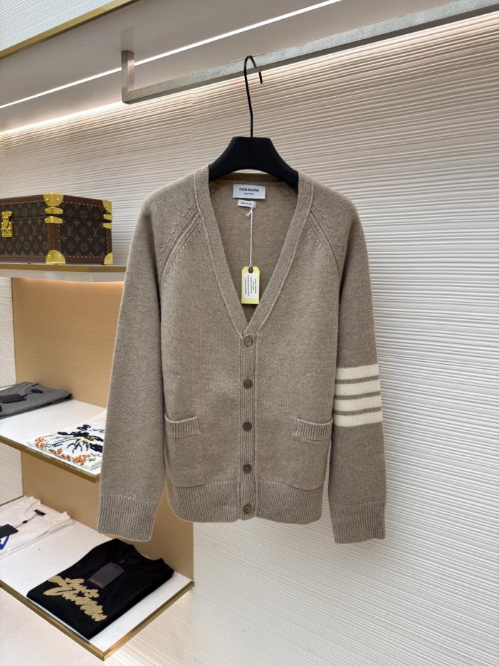 designer,replica,clothing,fake,1:1,lv,luxury,high quality THOM BROWNE Classic Three Stripes Crew Neck Long Sleeve Cardigan (EC4QF) designer,replica,clothing,fake,1:1,lv,luxury,high quality THOM BROWNE Classic Three Stripes Crew Neck Long Sleeve Cardigan (EC4QF)