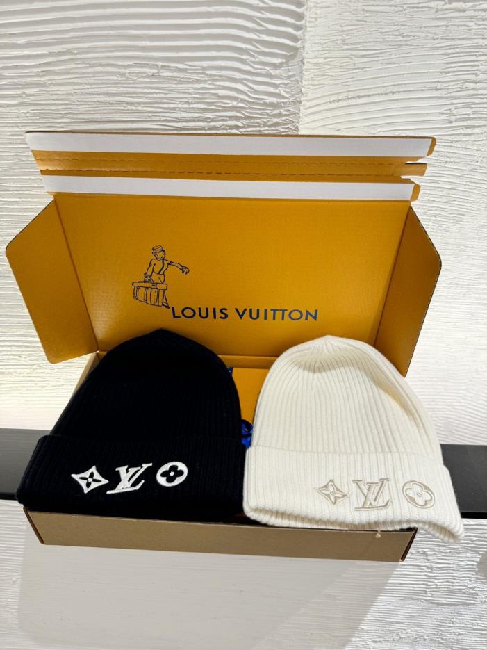 designer,replica,clothing,fake,1:1,lv,luxury,high quality LOUIS VUITTON Embroidered New Wool Beanie (CW39Q) designer,replica,clothing,fake,1:1,lv,luxury,high quality LOUIS VUITTON Embroidered New Wool Beanie (CW39Q)