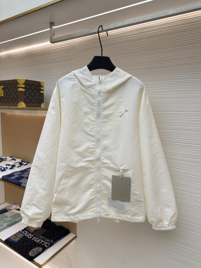 designer,replica,clothing,fake,1:1,lv,luxury,high quality LOUIS VUITTON Reversible Windproof Pin Jacket (GLC9V) designer,replica,clothing,fake,1:1,lv,luxury,high quality LOUIS VUITTON Reversible Windproof Pin Jacket (GLC9V)
