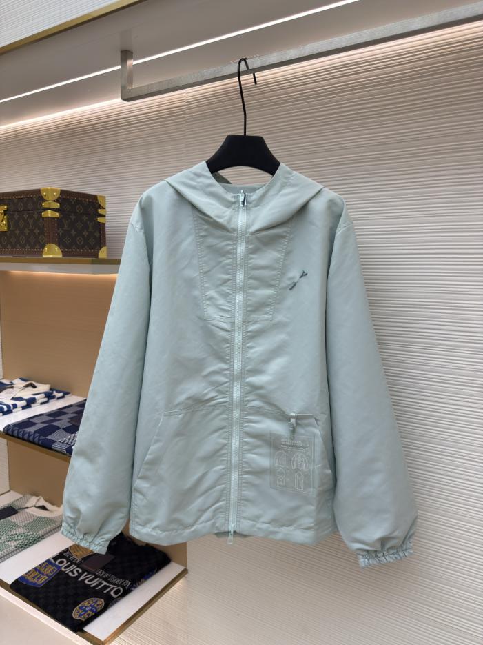 designer,replica,clothing,fake,1:1,lv,luxury,high quality LOUIS VUITTON Reversible Windproof Pin Jacket (YYIOR) designer,replica,clothing,fake,1:1,lv,luxury,high quality LOUIS VUITTON Reversible Windproof Pin Jacket (YYIOR)