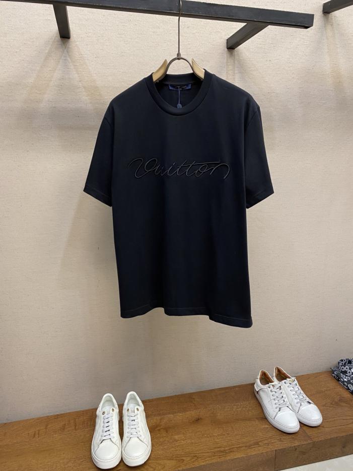 designer,replica,clothing,fake,1:1,lv,luxury,high quality LV Art Signature 3D Embroidered Classic Short-Sleeve T-Shirt (6FRBN) designer,replica,clothing,fake,1:1,lv,luxury,high quality LV Art Signature 3D Embroidered Classic Short-Sleeve T-Shirt (6FRBN)