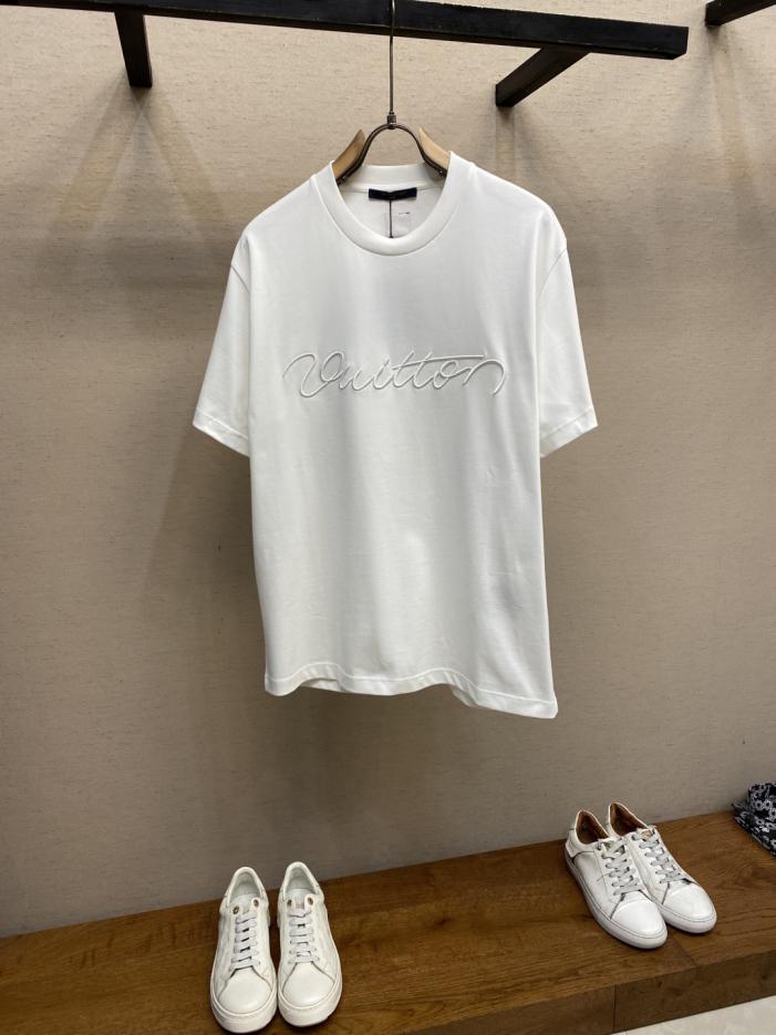 designer,replica,clothing,fake,1:1,lv,luxury,high quality LV Art Signature 3D Embroidered Classic Short-Sleeve T-Shirt (RDH8S) designer,replica,clothing,fake,1:1,lv,luxury,high quality LV Art Signature 3D Embroidered Classic Short-Sleeve T-Shirt (RDH8S)