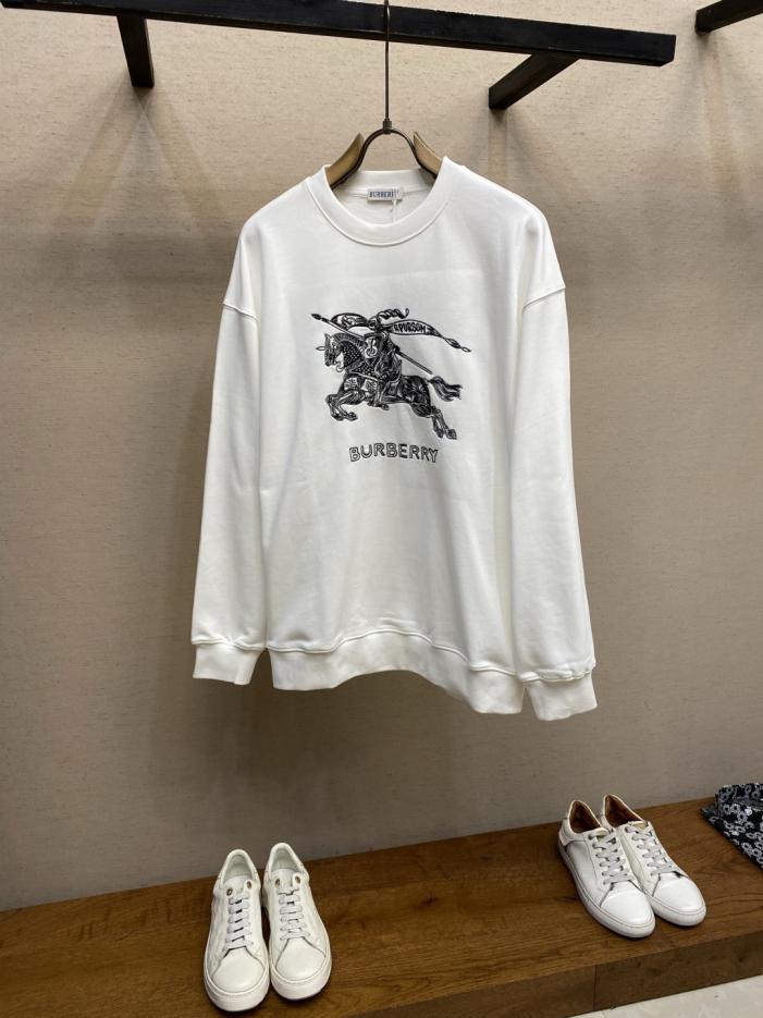 designer,replica,clothing,fake,1:1,lv,luxury,high quality Burberry classic equestrian sweatshirt with rice-grain embroidery, 100% cotton (UDUQD). designer,replica,clothing,fake,1:1,lv,luxury,high quality Burberry classic equestrian sweatshirt with rice-grain embroidery, 100% cotton (UDUQD).