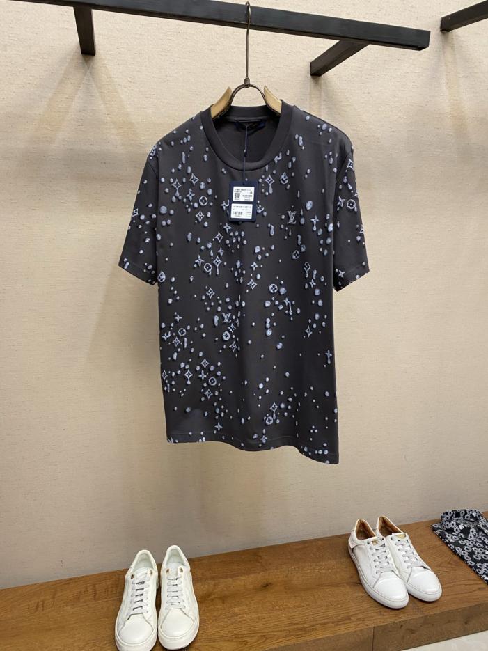 designer,replica,clothing,fake,1:1,lv,luxury,high quality LV Early Spring MONOGRAM All-over 3D Water Drop Short-Sleeve T-Shirt (GMOF3) designer,replica,clothing,fake,1:1,lv,luxury,high quality LV Early Spring MONOGRAM All-over 3D Water Drop Short-Sleeve T-Shirt (GMOF3)