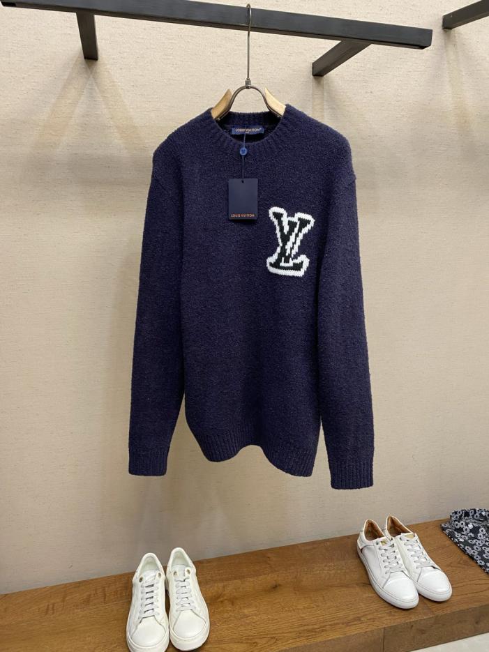 designer,replica,clothing,fake,1:1,lv,luxury,high quality LV wool blend crew neck sweater with intarsia LV logo on the front and back (UL43O) designer,replica,clothing,fake,1:1,lv,luxury,high quality LV wool blend crew neck sweater with intarsia LV logo on the front and back (UL43O)