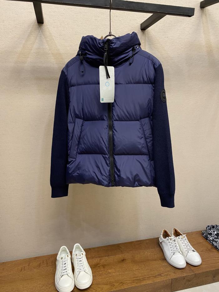 designer,replica,clothing,fake,1:1,lv,luxury,high quality Canada Goose hooded down jacket with sleeve patch (E63YZ) designer,replica,clothing,fake,1:1,lv,luxury,high quality Canada Goose hooded down jacket with sleeve patch (E63YZ)