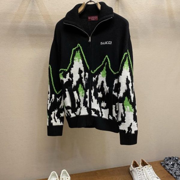 designer,replica,clothing,fake,1:1,lv,luxury,high quality Gucci monogrammed mountain scene color-blocked snow mountain pattern stand-collar zip-up wool knit cardigan, sizes S-XL (UHY7L).