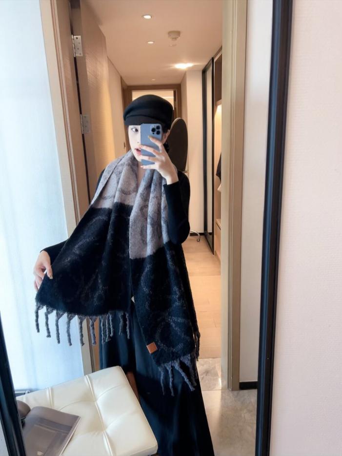 designer,replica,clothing,fake,1:1,lv,luxury,high quality Loewe’s stunning new embroidered mohair scarf (EEBOX) designer,replica,clothing,fake,1:1,lv,luxury,high quality Loewe’s stunning new embroidered mohair scarf (EEBOX)