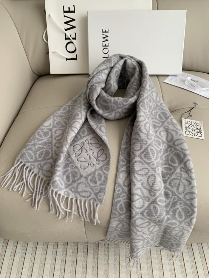 designer,replica,clothing,fake,1:1,lv,luxury,high quality Loewe’s new scarf (KND79) designer,replica,clothing,fake,1:1,lv,luxury,high quality Loewe’s new scarf (KND79)