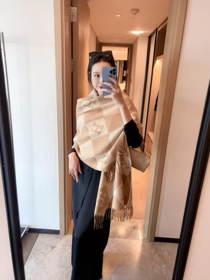 designer,replica,clothing,fake,1:1,lv,luxury,high quality Hermes two-tone scarf (VXOVG) designer,replica,clothing,fake,1:1,lv,luxury,high quality Hermes two-tone scarf (VXOVG)