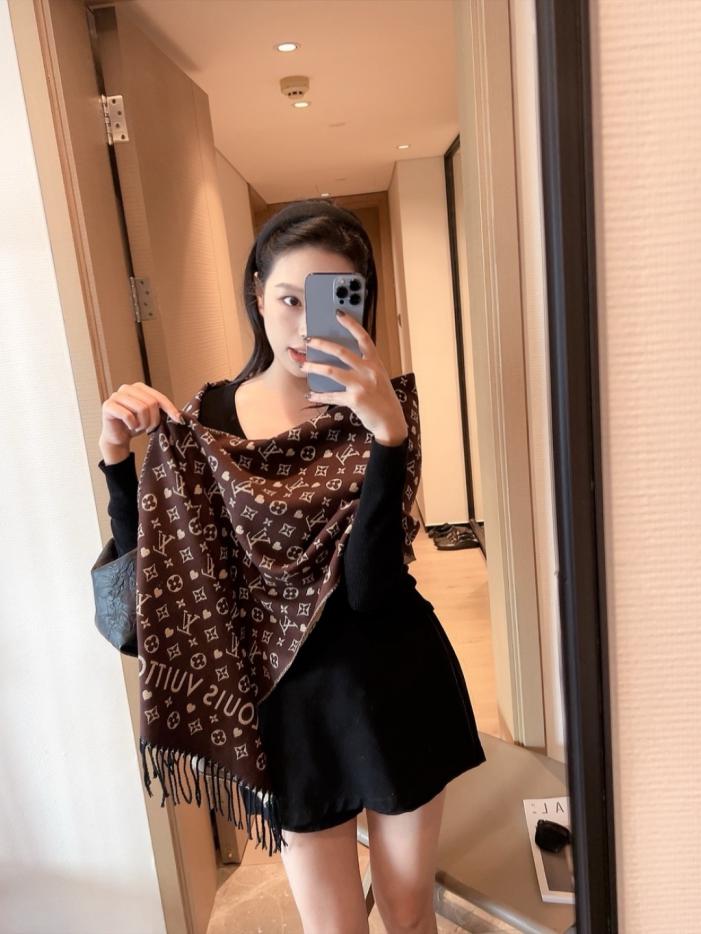 designer,replica,clothing,fake,1:1,lv,luxury,high quality Dior rabbit fur trim long scarf (51DD7) designer,replica,clothing,fake,1:1,lv,luxury,high quality Dior rabbit fur trim long scarf (51DD7)