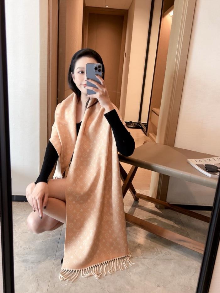 designer,replica,clothing,fake,1:1,lv,luxury,high quality Dior rabbit fur trim long scarf (FCBN7) designer,replica,clothing,fake,1:1,lv,luxury,high quality Dior rabbit fur trim long scarf (FCBN7)