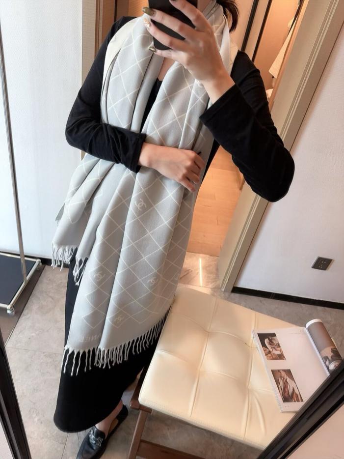 designer,replica,clothing,fake,1:1,lv,luxury,high quality CHANEL classic quilted pattern and double C logo shawl (BTO1S) designer,replica,clothing,fake,1:1,lv,luxury,high quality CHANEL classic quilted pattern and double C logo shawl (BTO1S)