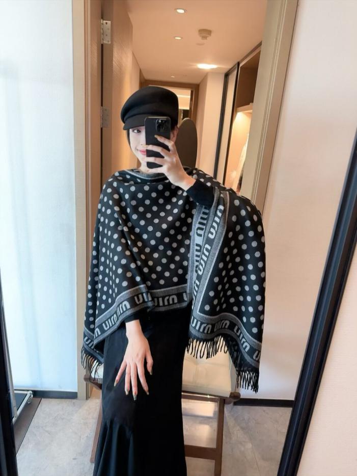 designer,replica,clothing,fake,1:1,lv,luxury,high quality MIUMIU Scarf (4Q5II) designer,replica,clothing,fake,1:1,lv,luxury,high quality MIUMIU Scarf (4Q5II)