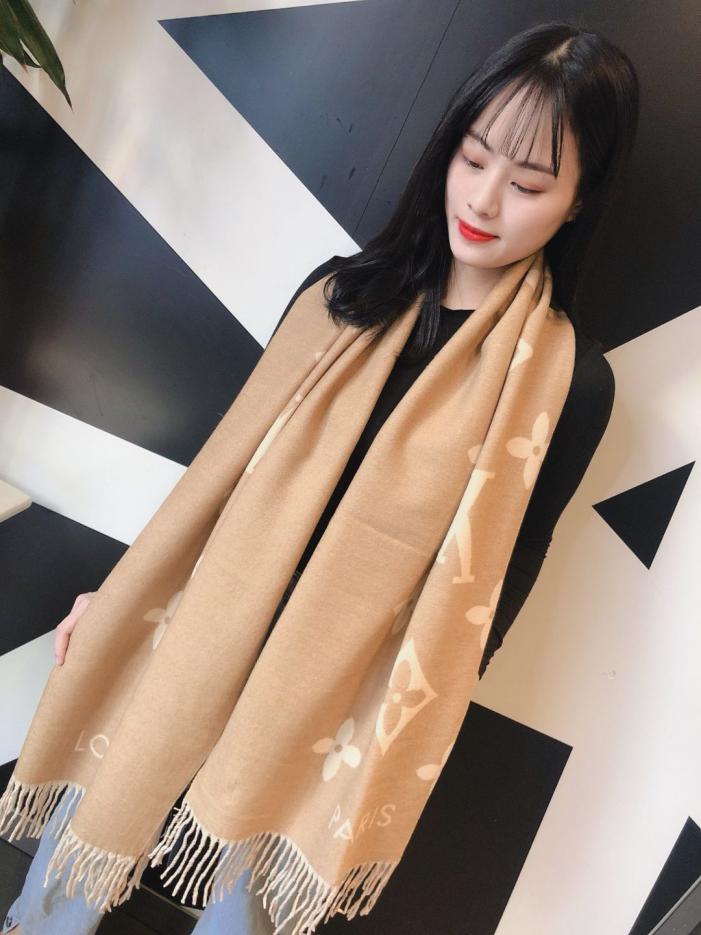 designer,replica,clothing,fake,1:1,lv,luxury,high quality Louis Vuitton premium rabbit fur scarf/shawl with classic four-leaf clover pattern (45B31) designer,replica,clothing,fake,1:1,lv,luxury,high quality Louis Vuitton premium rabbit fur scarf/shawl with classic four-leaf clover pattern (45B31)