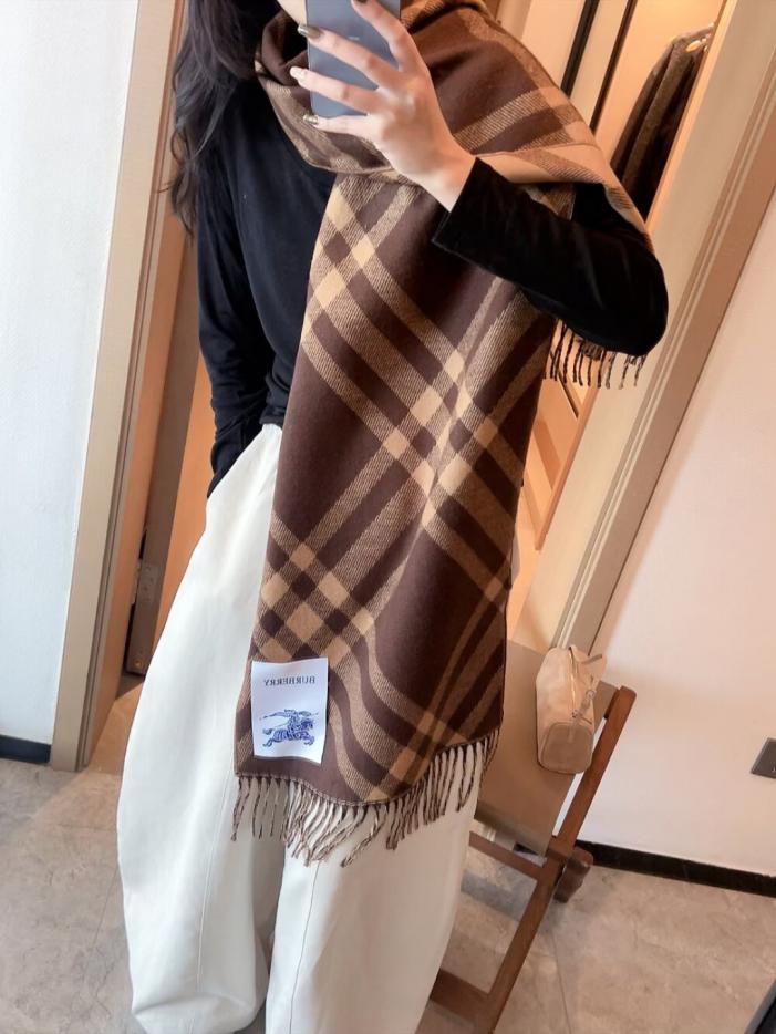 designer,replica,clothing,fake,1:1,lv,luxury,high quality Burberry’s latest boutique style, 100% top-grade silk cashmere, unisex scarf (9JMMD) designer,replica,clothing,fake,1:1,lv,luxury,high quality Burberry’s latest boutique style, 100% top-grade silk cashmere, unisex scarf (9JMMD)