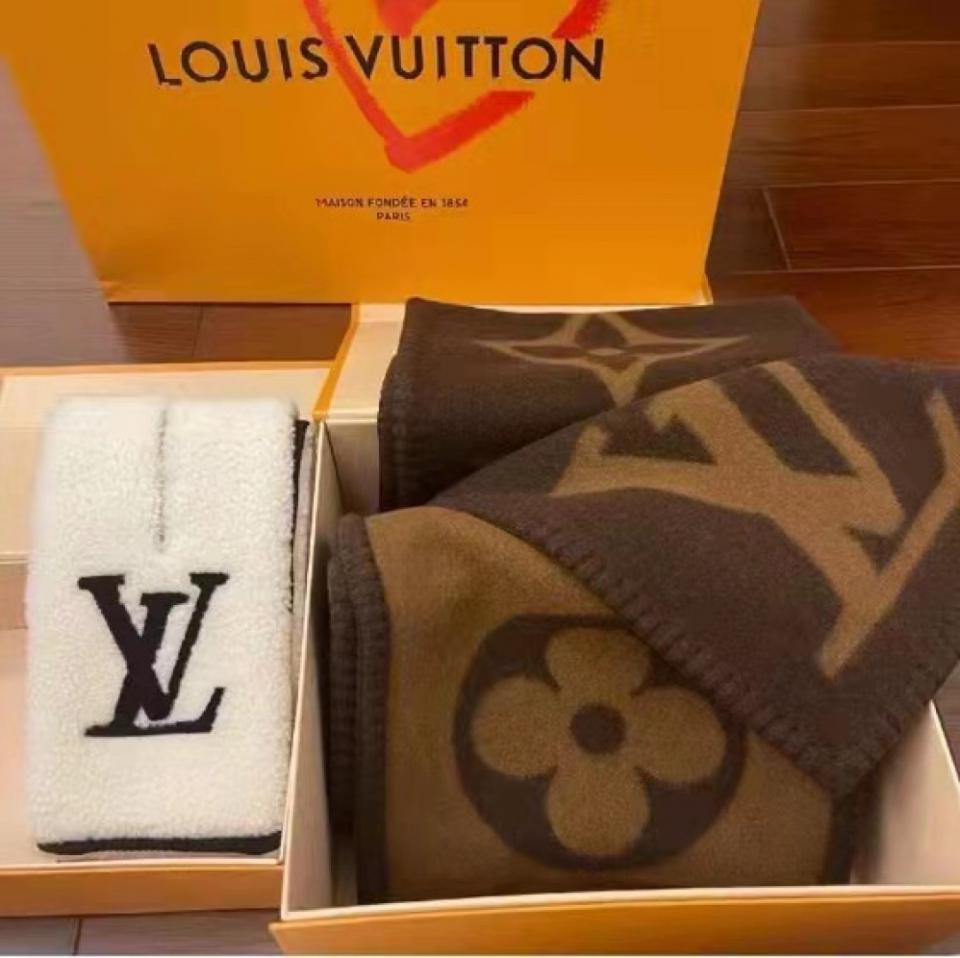 designer,replica,clothing,fake,1:1,lv,luxury,high quality LV’s new Sweet Dreams scarf (151FK) designer,replica,clothing,fake,1:1,lv,luxury,high quality LV’s new Sweet Dreams scarf (151FK)