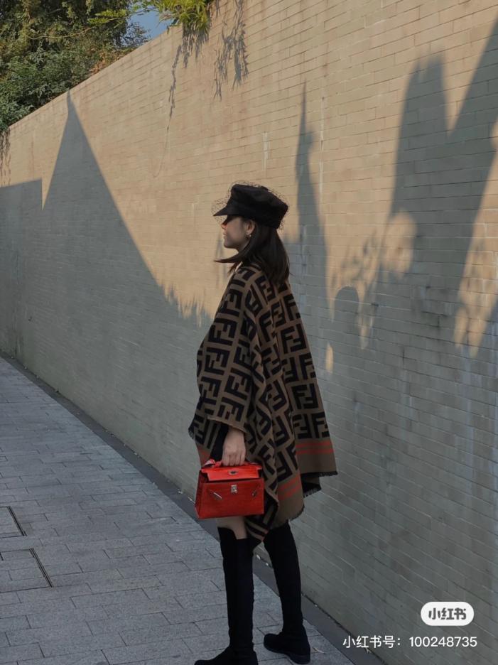 designer,replica,clothing,fake,1:1,lv,luxury,high quality FENDI classic FF letter element wool cape (7C0R8) designer,replica,clothing,fake,1:1,lv,luxury,high quality FENDI classic FF letter element wool cape (7C0R8)