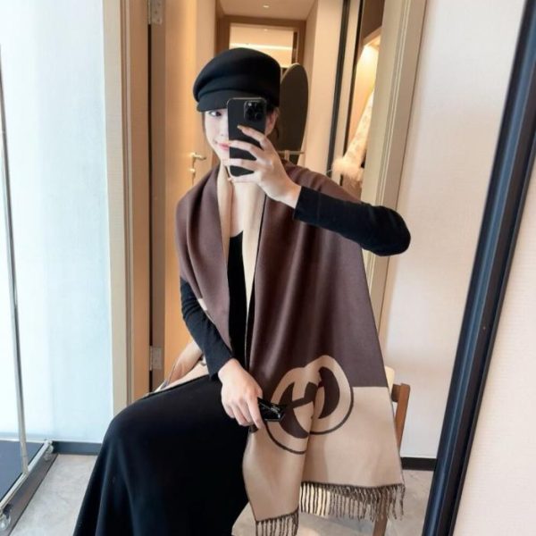 designer,replica,clothing,fake,1:1,lv,luxury,high quality Classic Accessory: Gucci Pattern Gold and Black Wool Jacquard Shawl (WQ620)
