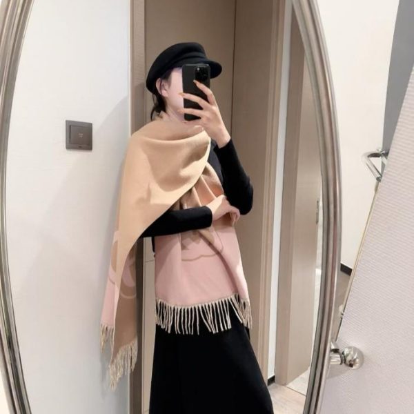 designer,replica,clothing,fake,1:1,lv,luxury,high quality Classic Accessories: Gucci Pattern Gold and Black Wool Jacquard Shawl (YUW1F)