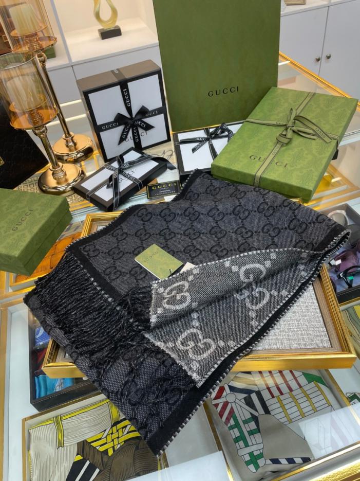 designer,replica,clothing,fake,1:1,lv,luxury,high quality Gucci’s most classic reversible scarf with lettering (A0KSF) designer,replica,clothing,fake,1:1,lv,luxury,high quality Gucci’s most classic reversible scarf with lettering (A0KSF)