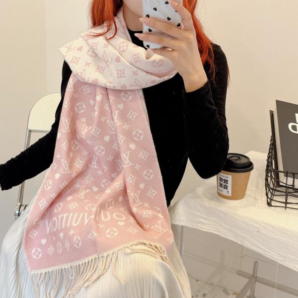 designer,replica,clothing,fake,1:1,lv,luxury,high quality Chanel’s latest scarf design (98595) from the official website