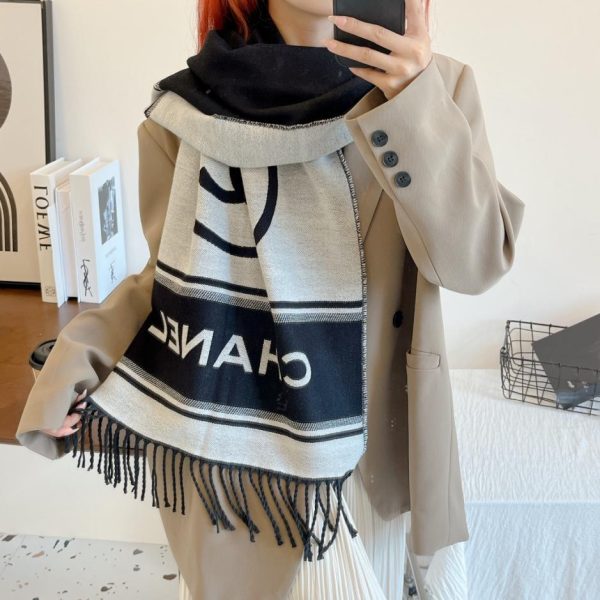 designer,replica,clothing,fake,1:1,lv,luxury,high quality Chanel’s latest scarf design from their official website (D7KCN)