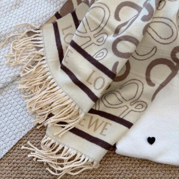 designer,replica,clothing,fake,1:1,lv,luxury,high quality Chanel Fall/Winter Unisex High-End Cashmere Knit Scarf (Z2W6K)