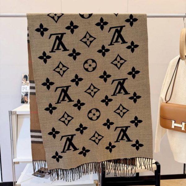 designer,replica,clothing,fake,1:1,lv,luxury,high quality LV reversible scarf (95AQE)
