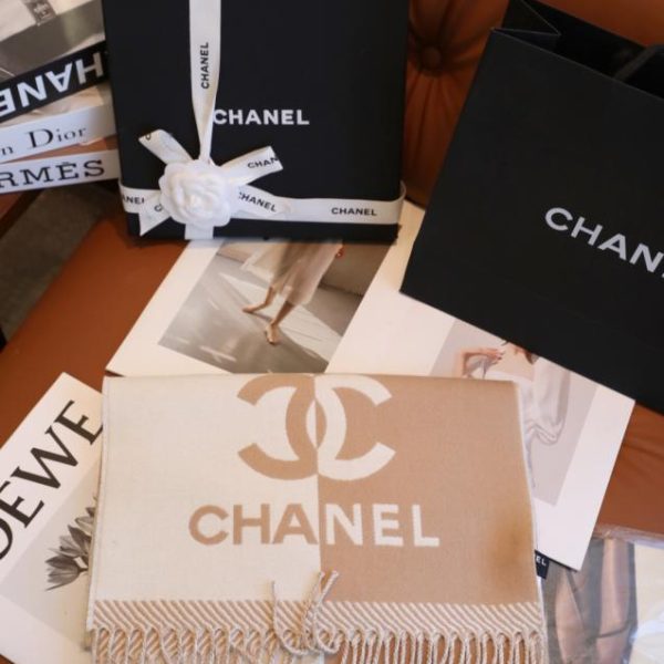 designer,replica,clothing,fake,1:1,lv,luxury,high quality Chanel’s new “Y2EKN” (double-sided color-blocked jacquard)