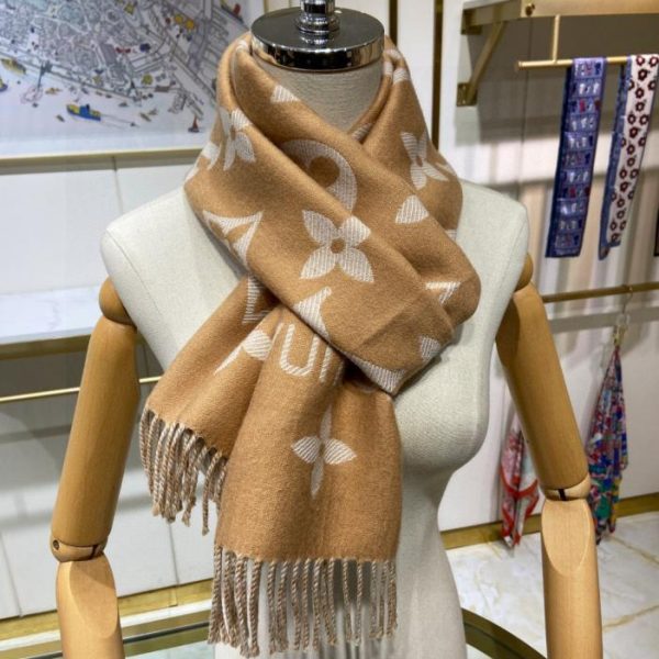 designer,replica,clothing,fake,1:1,lv,luxury,high quality Louis Vuitton LV logo textured double-sided long scarf, Simply LV scarf (I8V9E)