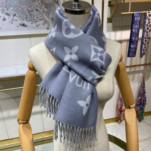 designer,replica,clothing,fake,1:1,lv,luxury,high quality Louis Vuitton LV logo textured double-sided long scarf, Simply LV scarf (K46KR)