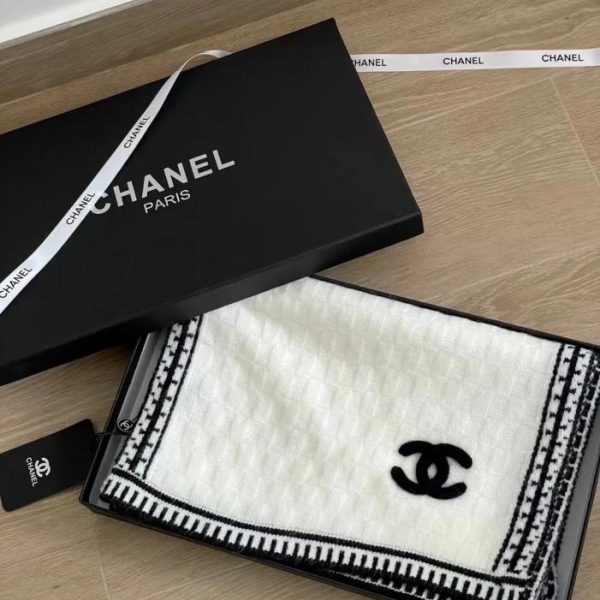 designer,replica,clothing,fake,1:1,lv,luxury,high quality Chanel boutique new arrival: Lace-trimmed knitted long scarf (CM9DU)
