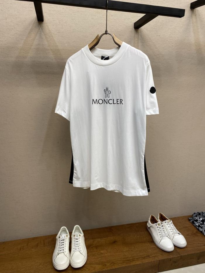 designer,replica,clothing,fake,1:1,lv,luxury,high quality Moncler Printed Crew Neck Pullover Short Sleeve T-Shirt (5L8WC) designer,replica,clothing,fake,1:1,lv,luxury,high quality Moncler Printed Crew Neck Pullover Short Sleeve T-Shirt (5L8WC)