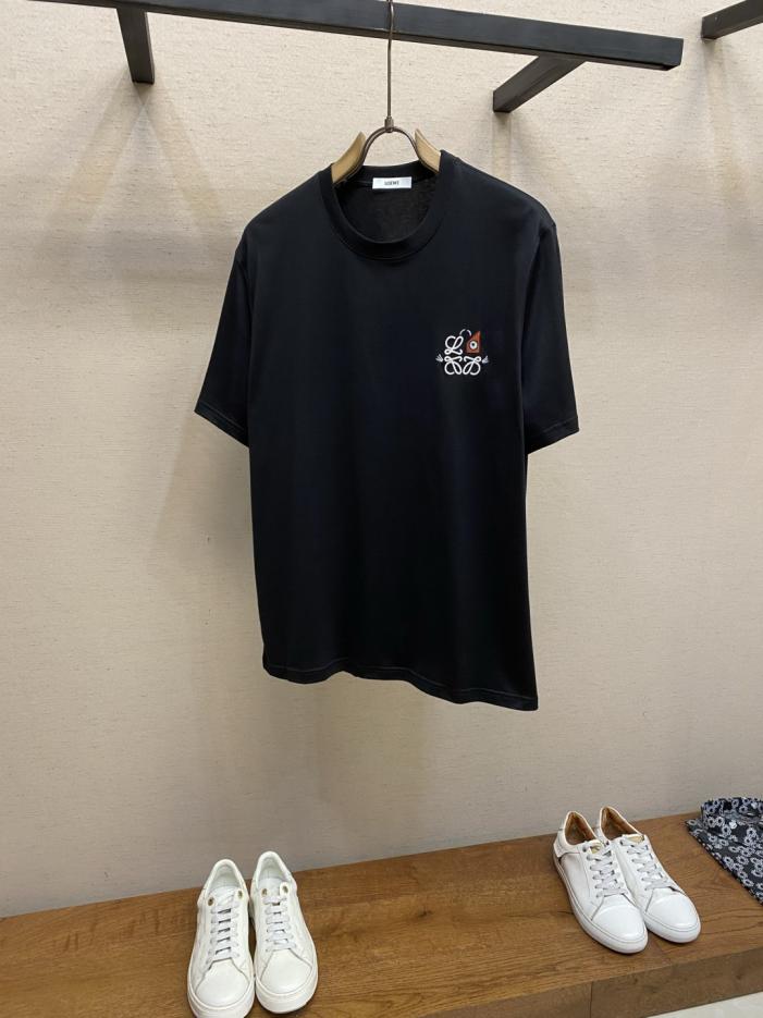 designer,replica,clothing,fake,1:1,lv,luxury,high quality Loewe New Embroidered Logo Short-Sleeve T-Shirt (U19UZ) designer,replica,clothing,fake,1:1,lv,luxury,high quality Loewe New Embroidered Logo Short-Sleeve T-Shirt (U19UZ)