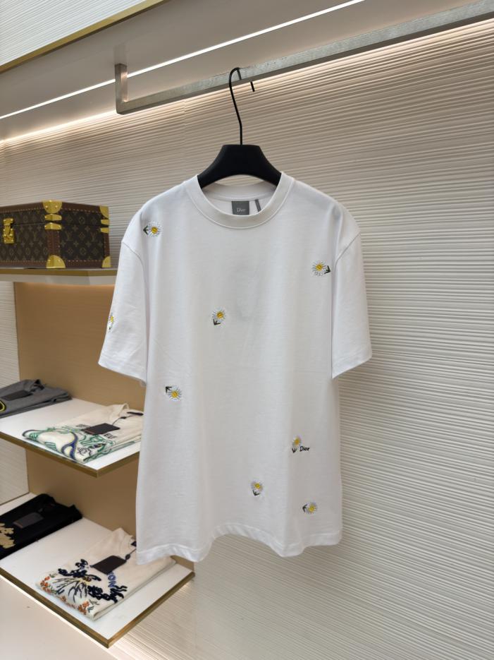 designer,replica,clothing,fake,1:1,lv,luxury,high quality Dior Cotton Knit Crew Neck Short Sleeve T-Shirt with Daisy Embroidery (BEAAM) designer,replica,clothing,fake,1:1,lv,luxury,high quality Dior Cotton Knit Crew Neck Short Sleeve T-Shirt with Daisy Embroidery (BEAAM)