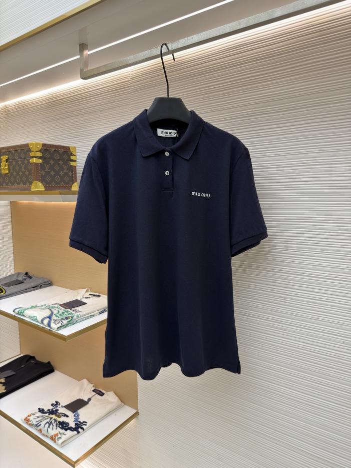 designer,replica,clothing,fake,1:1,lv,luxury,high quality MIUMIU Classic Logo Embroidered Polo Shirt (L0NEA) designer,replica,clothing,fake,1:1,lv,luxury,high quality MIUMIU Classic Logo Embroidered Polo Shirt (L0NEA)