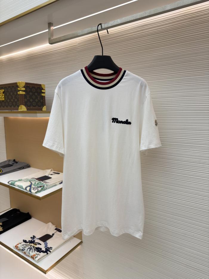 designer,replica,clothing,fake,1:1,lv,luxury,high quality Moncler knitted short-sleeved shirt with logo at the neckline (423FE) designer,replica,clothing,fake,1:1,lv,luxury,high quality Moncler knitted short-sleeved shirt with logo at the neckline (423FE)