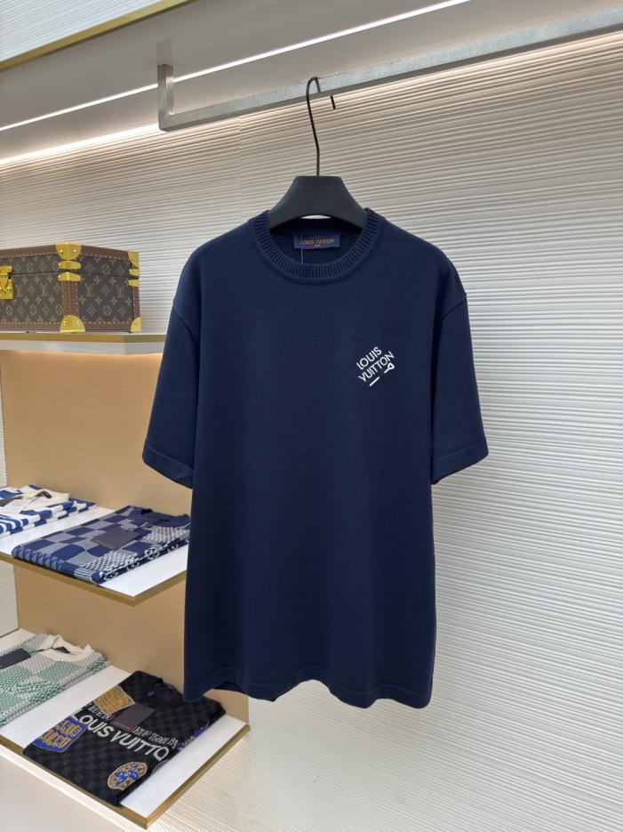 designer,replica,clothing,fake,1:1,lv,luxury,high quality LOUIS VUITTON Embroidered Letter Pin Short-Sleeve T-Shirt (EKVUN) designer,replica,clothing,fake,1:1,lv,luxury,high quality LOUIS VUITTON Embroidered Letter Pin Short-Sleeve T-Shirt (EKVUN)