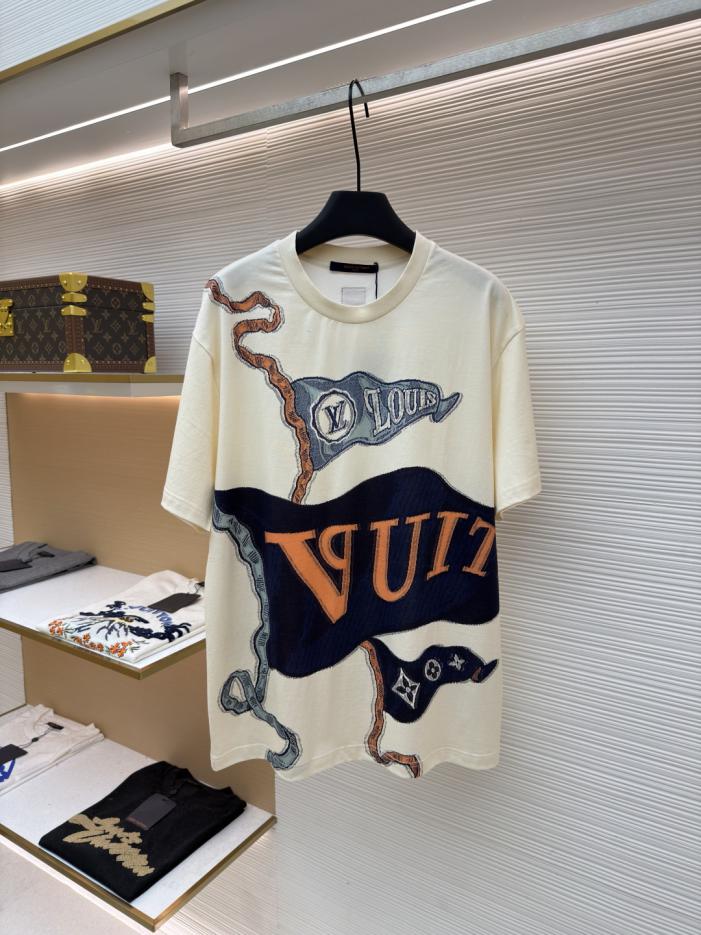 designer,replica,clothing,fake,1:1,lv,luxury,high quality LOUIS VUITTON Letter Print Short-Sleeve T-Shirt (43392) designer,replica,clothing,fake,1:1,lv,luxury,high quality LOUIS VUITTON Letter Print Short-Sleeve T-Shirt (43392)