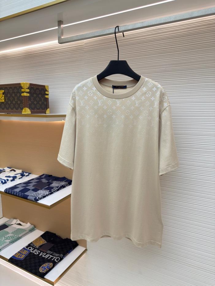 designer,replica,clothing,fake,1:1,lv,luxury,high quality LOUIS VUITTON Gradient Monogram T-Shirt (D3EOZ) designer,replica,clothing,fake,1:1,lv,luxury,high quality LOUIS VUITTON Gradient Monogram T-Shirt (D3EOZ)