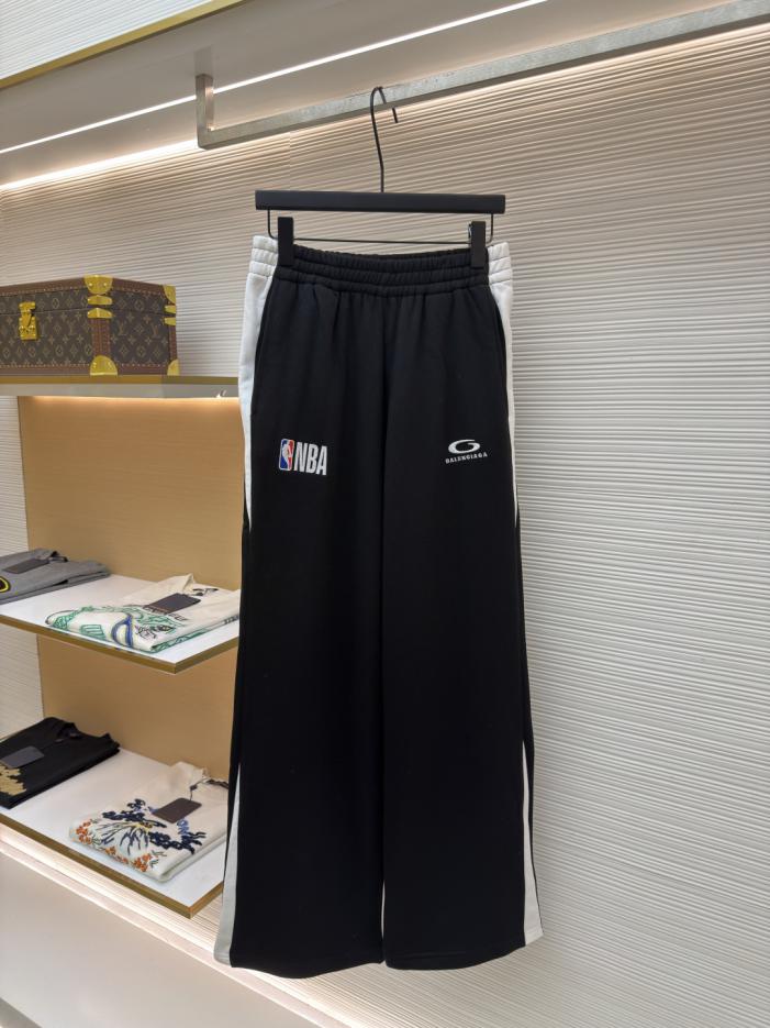 designer,replica,clothing,fake,1:1,lv,luxury,high quality Balenciaga NBA Collaboration Embroidered Pants, Style Code 1682977-B65(JSBQ2) designer,replica,clothing,fake,1:1,lv,luxury,high quality Balenciaga NBA Collaboration Embroidered Pants, Style Code 1682977-B65(JSBQ2)