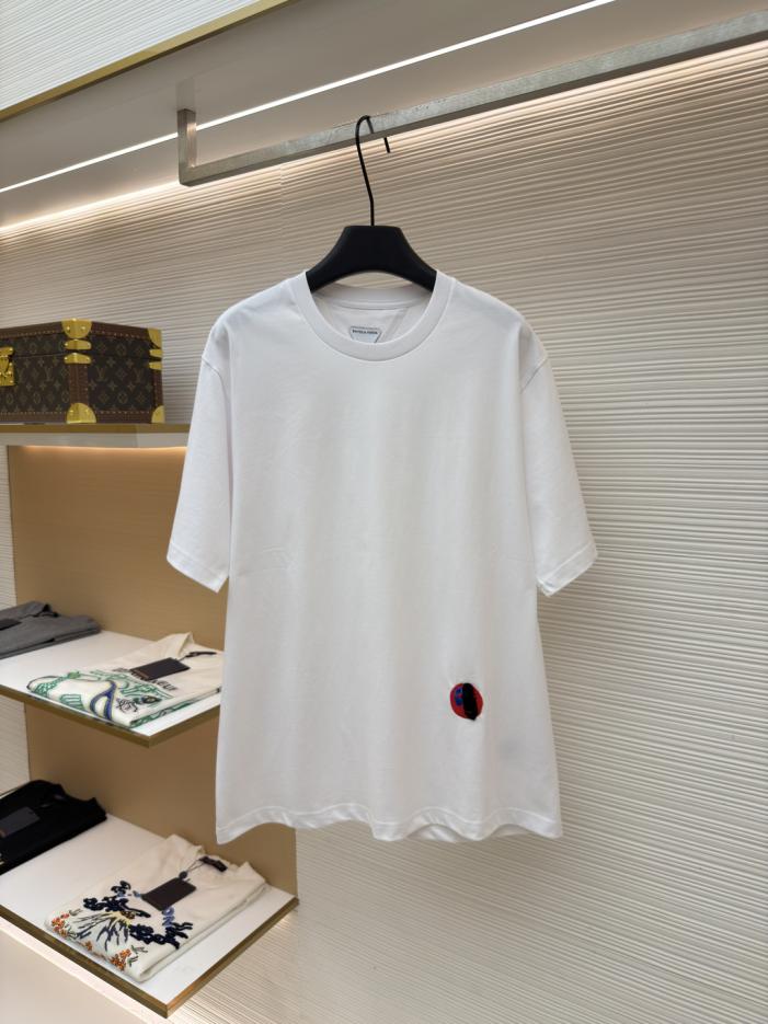 designer,replica,clothing,fake,1:1,lv,luxury,high quality Bottega Veneta Face Print Crew Neck Short-Sleeve T-Shirt, Item No. 1683210-A05(ER3VJ) designer,replica,clothing,fake,1:1,lv,luxury,high quality Bottega Veneta Face Print Crew Neck Short-Sleeve T-Shirt, Item No. 1683210-A05(ER3VJ)