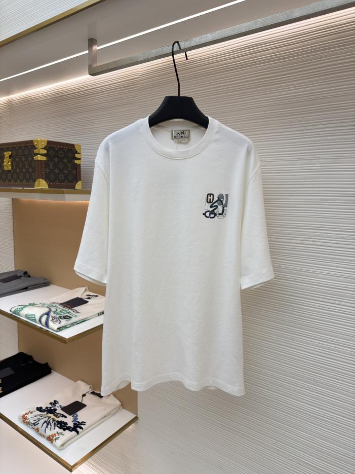 designer,replica,clothing,fake,1:1,lv,luxury,high quality Hermes Paris Appliquéd Leather Short-Sleeve T-Shirt, Item No. 1682959-X95 (MF7ZZ) designer,replica,clothing,fake,1:1,lv,luxury,high quality Hermes Paris Appliquéd Leather Short-Sleeve T-Shirt, Item No. 1682959-X95 (MF7ZZ)