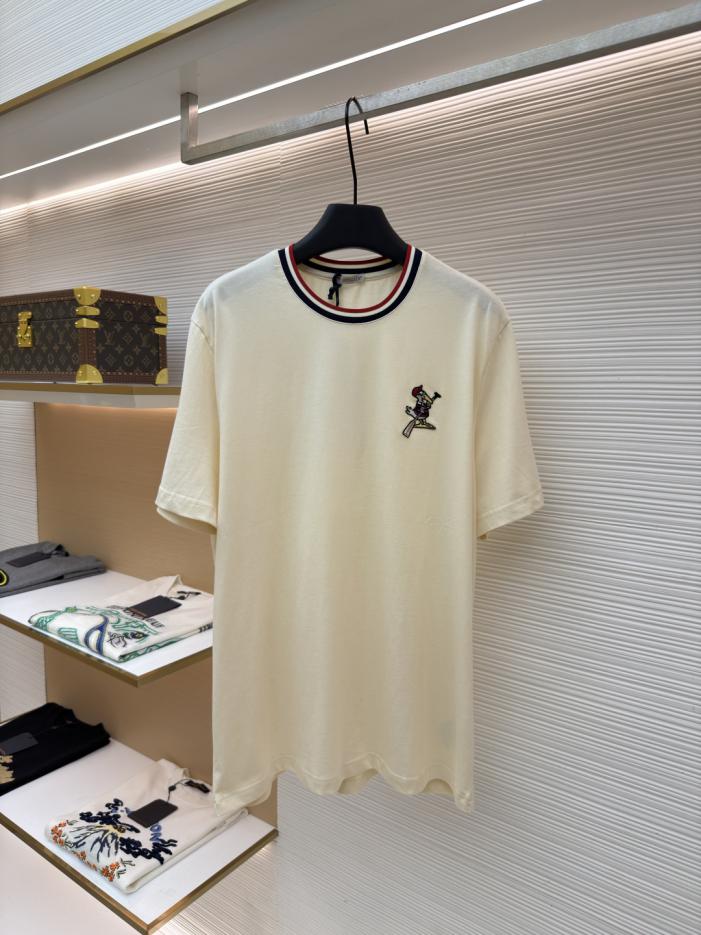 designer,replica,clothing,fake,1:1,lv,luxury,high quality Moncler logo patch embroidered cotton T-shirt, item number 1682989-X90(KUDK7) designer,replica,clothing,fake,1:1,lv,luxury,high quality Moncler logo patch embroidered cotton T-shirt, item number 1682989-X90(KUDK7)