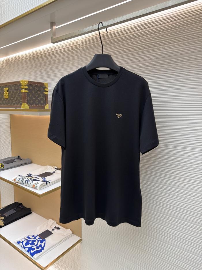 designer,replica,clothing,fake,1:1,lv,luxury,high quality Prada triangle logo short-sleeved shirt, style number 1682435-X90(HM2WN) designer,replica,clothing,fake,1:1,lv,luxury,high quality Prada triangle logo short-sleeved shirt, style number 1682435-X90(HM2WN)