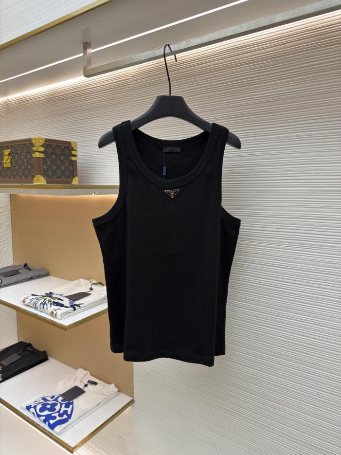 designer,replica,clothing,fake,1:1,lv,luxury,high quality Prada vest with triangle logo on the chest, item number 1682635-X95(84NDN). designer,replica,clothing,fake,1:1,lv,luxury,high quality Prada vest with triangle logo on the chest, item number 1682635-X95(84NDN).