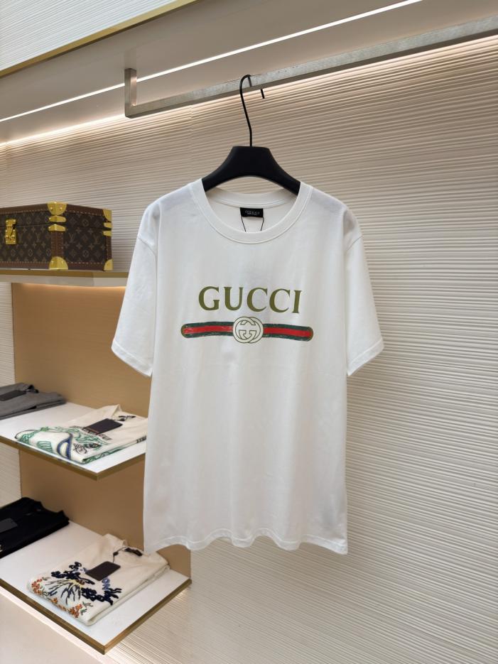 designer,replica,clothing,fake,1:1,lv,luxury,high quality Gucci oversized logo printed belt classic short-sleeved T-shirt, item number 1683107-X80(0GYQ7) designer,replica,clothing,fake,1:1,lv,luxury,high quality Gucci oversized logo printed belt classic short-sleeved T-shirt, item number 1683107-X80(0GYQ7)