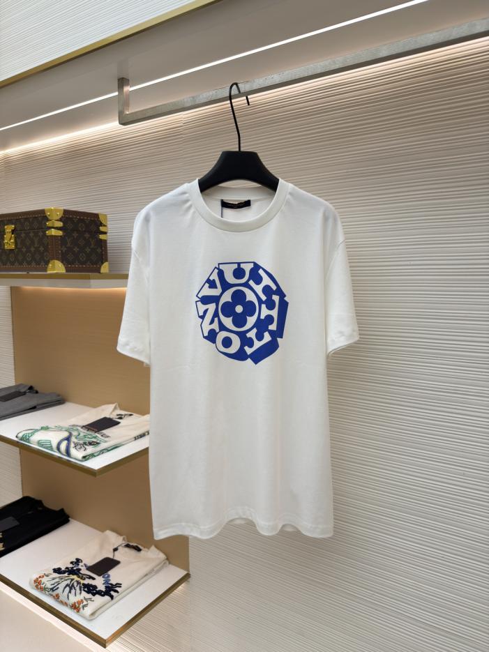 designer,replica,clothing,fake,1:1,lv,luxury,high quality LOUIS VUITTON X Nigo collaboration letter print short-sleeved T-shirt, item number 1680012-X95(IXYA6) designer,replica,clothing,fake,1:1,lv,luxury,high quality LOUIS VUITTON X Nigo collaboration letter print short-sleeved T-shirt, item number 1680012-X95(IXYA6)